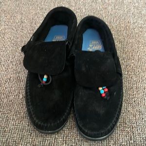 Vans Suede moccasin boot/shoe style